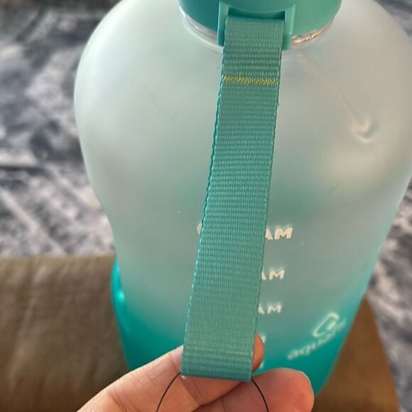 AQUAFIT 1 Gallon Water Bottle with Time Marker - Straw & Chug Lid - BPA Free Big - Picture 3 of 13